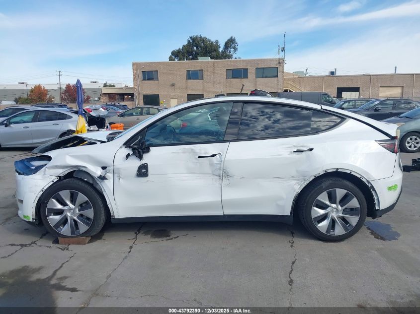 2022 Tesla Model Y Long Range Dual Motor All-Wheel Drive VIN: 7SAYGDEE0NF544844 Lot: 43792390