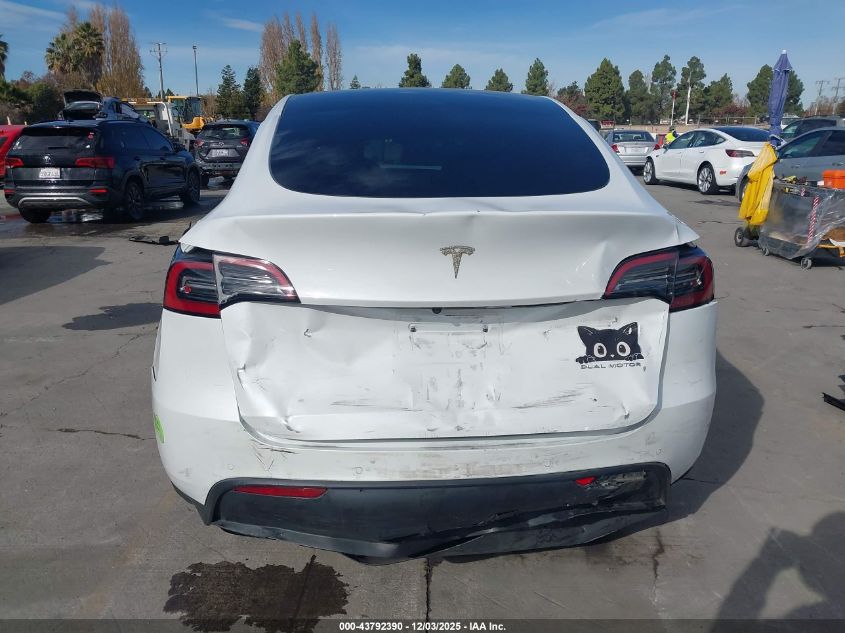 2022 Tesla Model Y Long Range Dual Motor All-Wheel Drive VIN: 7SAYGDEE0NF544844 Lot: 43792390