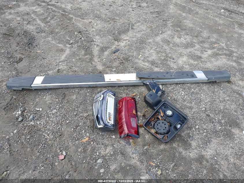 2022 GMC Sierra 3500Hd 4Wd Standard Bed Slt VIN: 1GT49UE79NF156479 Lot: 43792432