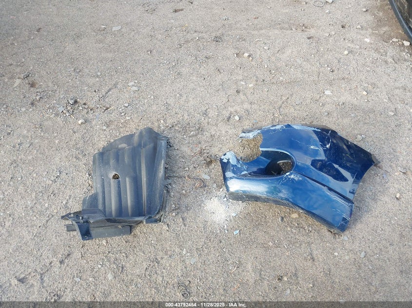 2006 Toyota Matrix Xr VIN: 2T1KR32E66C608810 Lot: 43792454