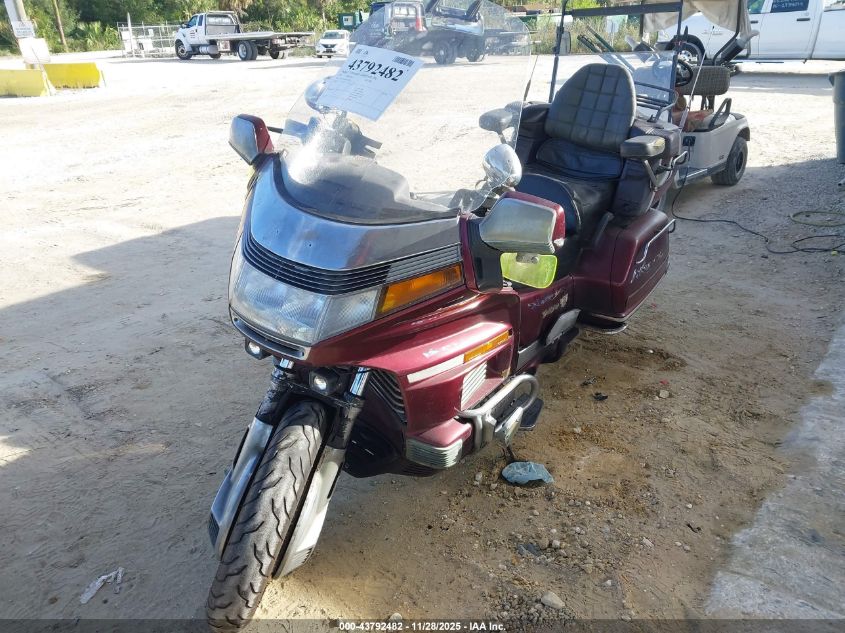 1HFSC2203KA109970 1989 HONDA GL photo no. 2