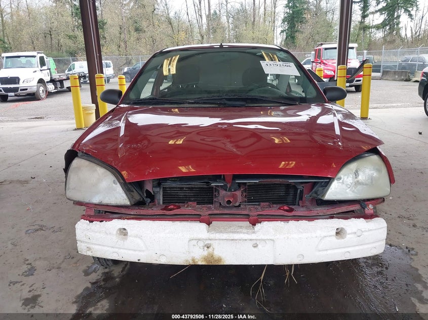 2005 Ford Focus Zx3 VIN: 3FAFP31NX5R102792 Lot: 43792506