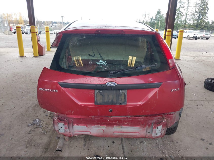 2005 Ford Focus Zx3 VIN: 3FAFP31NX5R102792 Lot: 43792506