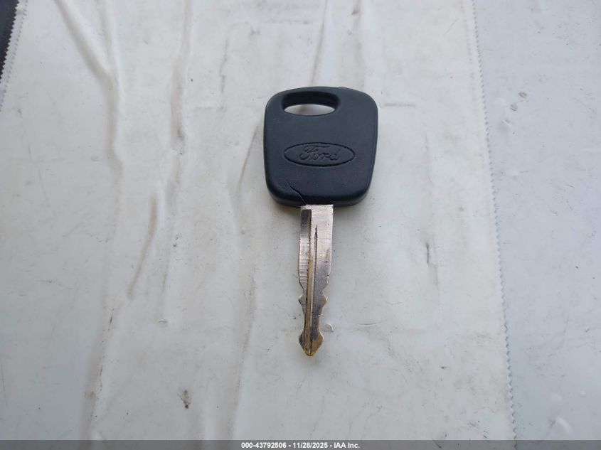 2005 Ford Focus Zx3 VIN: 3FAFP31NX5R102792 Lot: 43792506