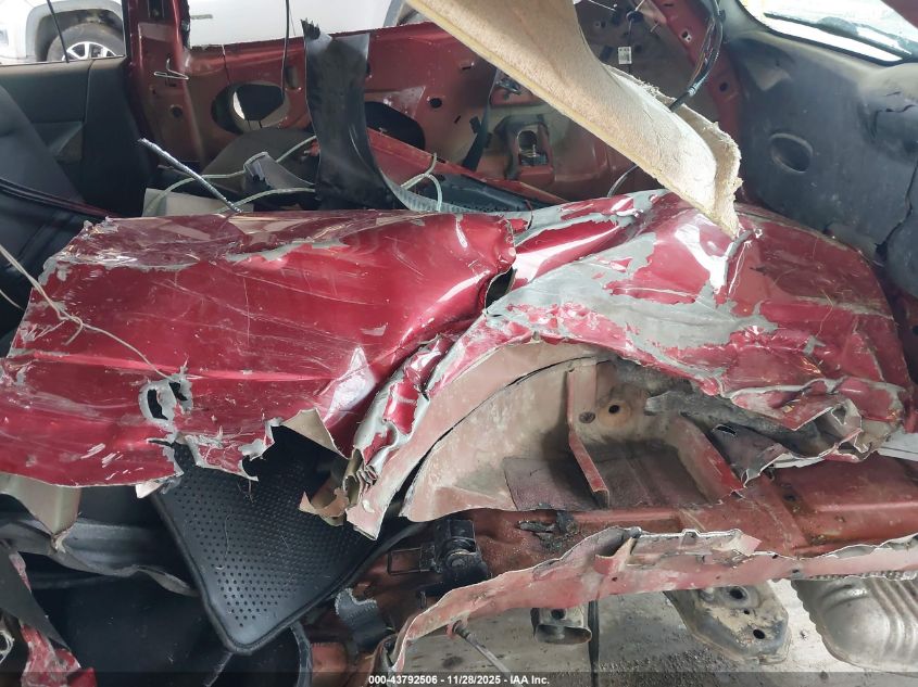 2005 Ford Focus Zx3 VIN: 3FAFP31NX5R102792 Lot: 43792506