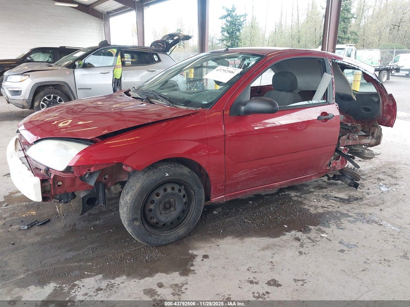 2005 Ford Focus Zx3 VIN: 3FAFP31NX5R102792 Lot: 43792506