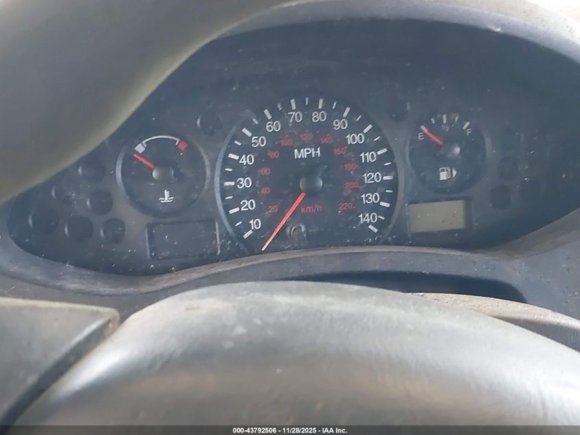 2005 Ford Focus Zx3 VIN: 3FAFP31NX5R102792 Lot: 43792506