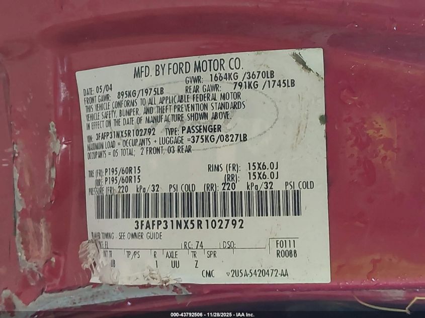 2005 Ford Focus Zx3 VIN: 3FAFP31NX5R102792 Lot: 43792506