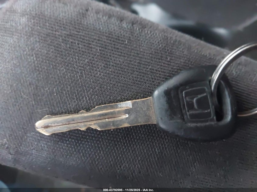 1HGEM22911L086826 2001 HONDA CIVIC photo no. 11