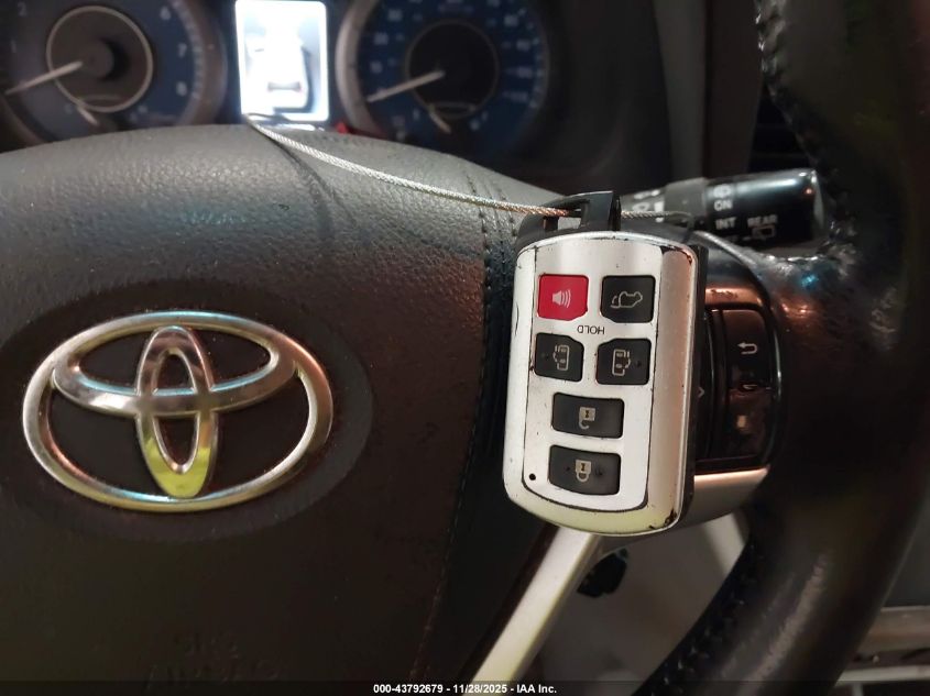 2015 Toyota Sienna Xle Premium 8 Passenger VIN: 5TDYK3DC8FS539197 Lot: 43792679