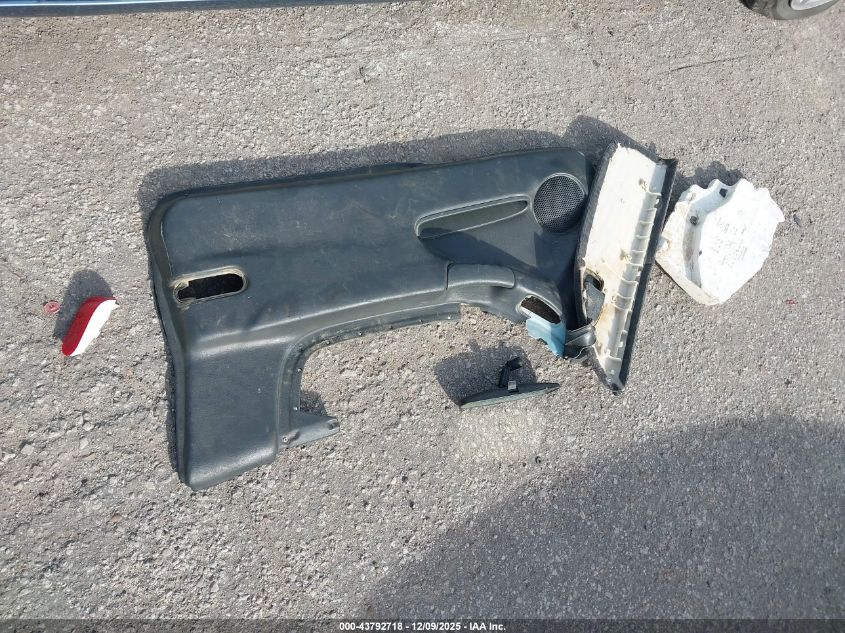 1998 Pontiac Grand Prix Gt VIN: 1G2WP12K6WF337373 Lot: 43792718