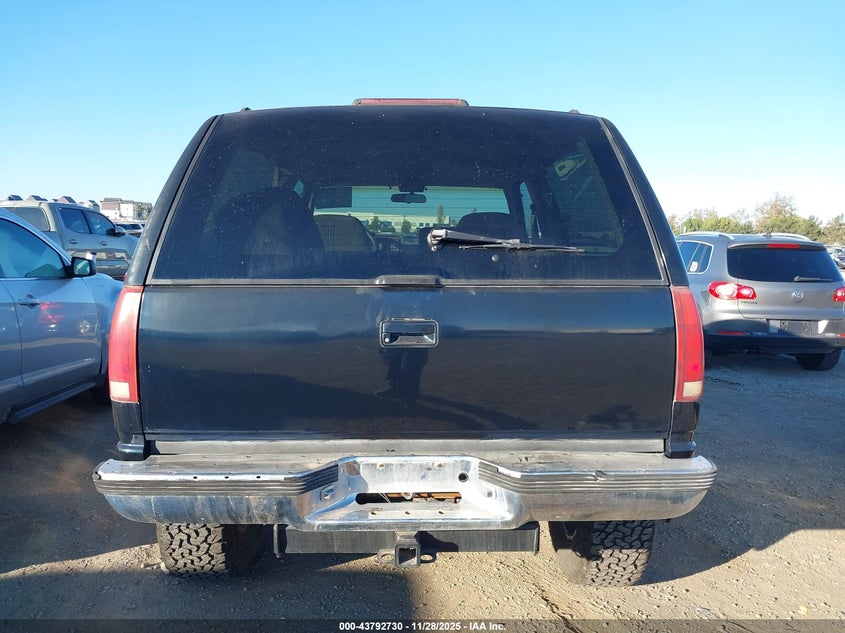 1994 GMC Yukon VIN: 1GKEK18K8RJ767828 Lot: 43792730