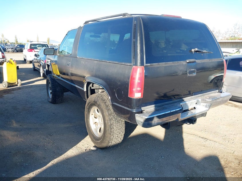 1GKEK18K8RJ767828 1994 GMC YUKON photo no. 3