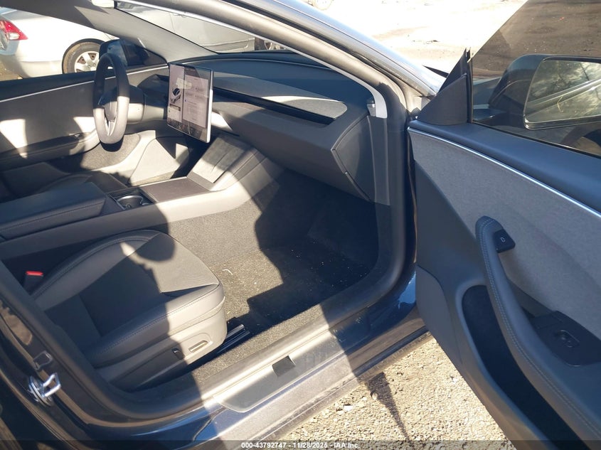 5YJ3E1EA1SF072318 2025 TESLA MODEL 3 photo no. 5