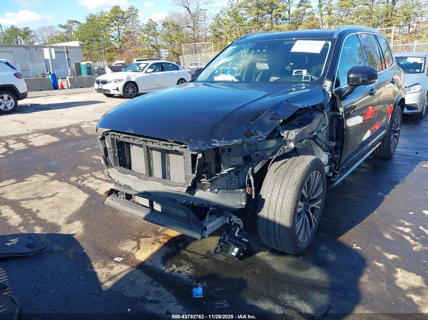 2022 Volvo Xc90 T5 Momentum 7 Passenger VIN: YV4102PK9N1868570 Lot: 43792762