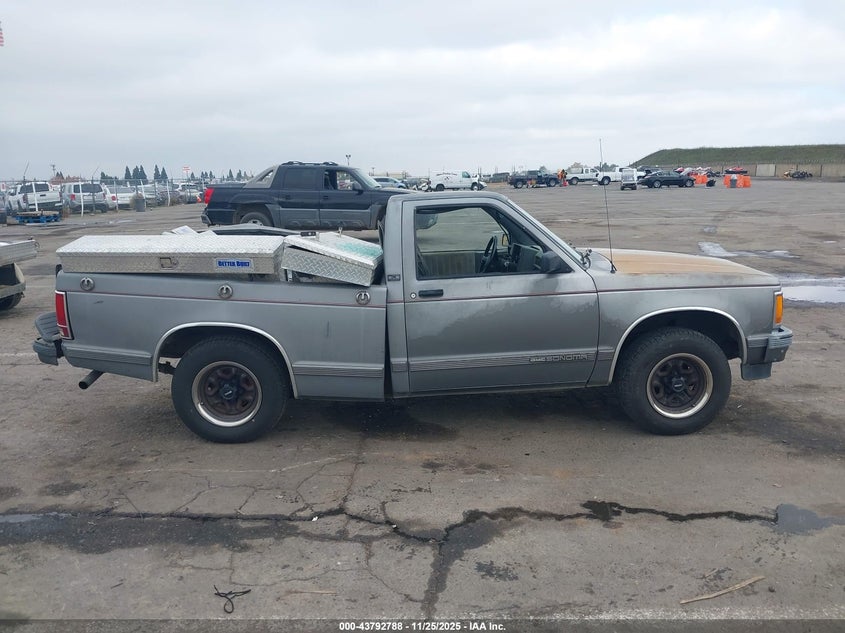 1992 GMC Sonoma VIN: 1GTCS14Z9N8502245 Lot: 43792788