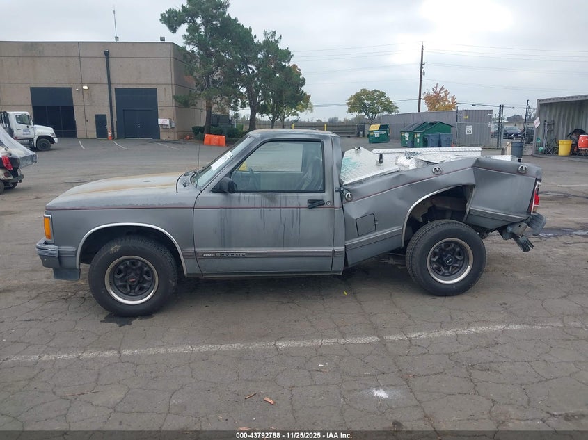 1992 GMC Sonoma VIN: 1GTCS14Z9N8502245 Lot: 43792788