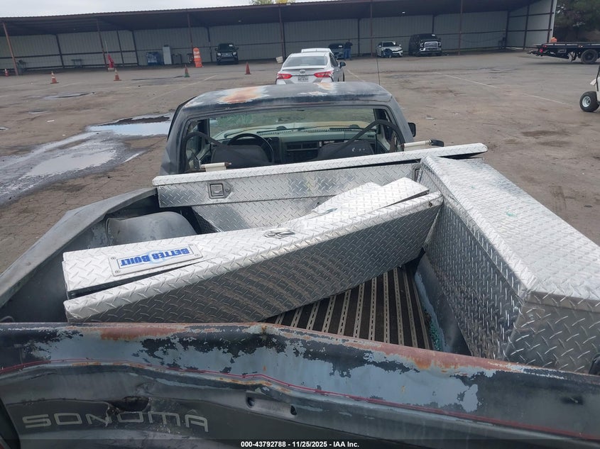 1992 GMC Sonoma VIN: 1GTCS14Z9N8502245 Lot: 43792788