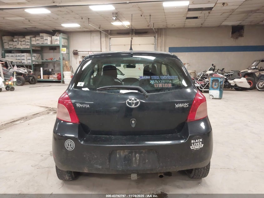 2008 Toyota Yaris VIN: JTDJT923585182414 Lot: 43792797