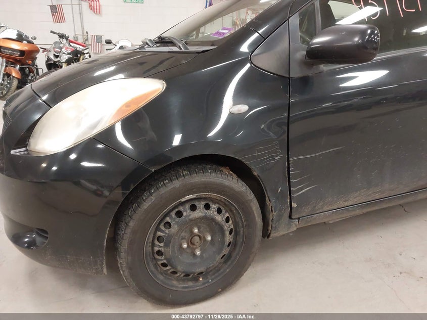 2008 Toyota Yaris VIN: JTDJT923585182414 Lot: 43792797