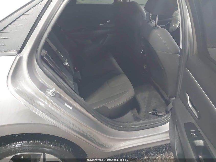 2023 HYUNDAI ELANTRA auction photo 8