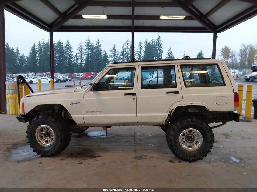 1998 Jeep Cherokee Classic/Limited/Sport VIN: 1J4FJ68S7WL169885 Lot: 43792886