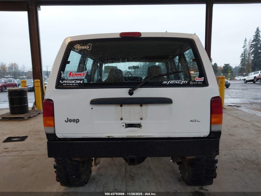 1998 Jeep Cherokee Classic/Limited/Sport VIN: 1J4FJ68S7WL169885 Lot: 43792886