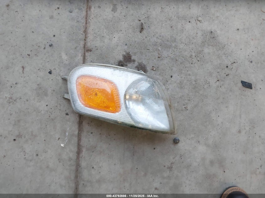 1998 Jeep Cherokee Classic/Limited/Sport VIN: 1J4FJ68S7WL169885 Lot: 43792886