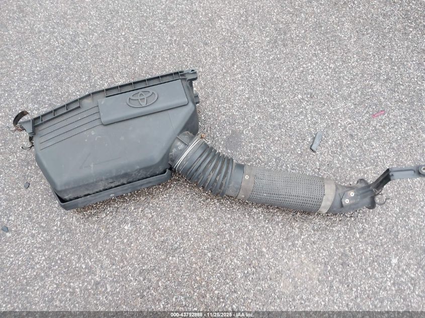 2005 Toyota Rav4 VIN: JTEHD20V156041526 Lot: 43792888