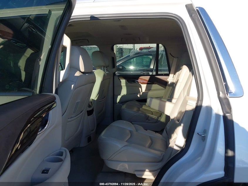 2017 Cadillac Escalade Standard VIN: 1GYS3AKJ6HR374819 Lot: 43792894