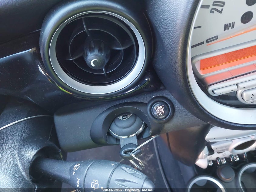 2010 Mini Cooper S VIN: WMWMF7C57ATZ73096 Lot: 43792905