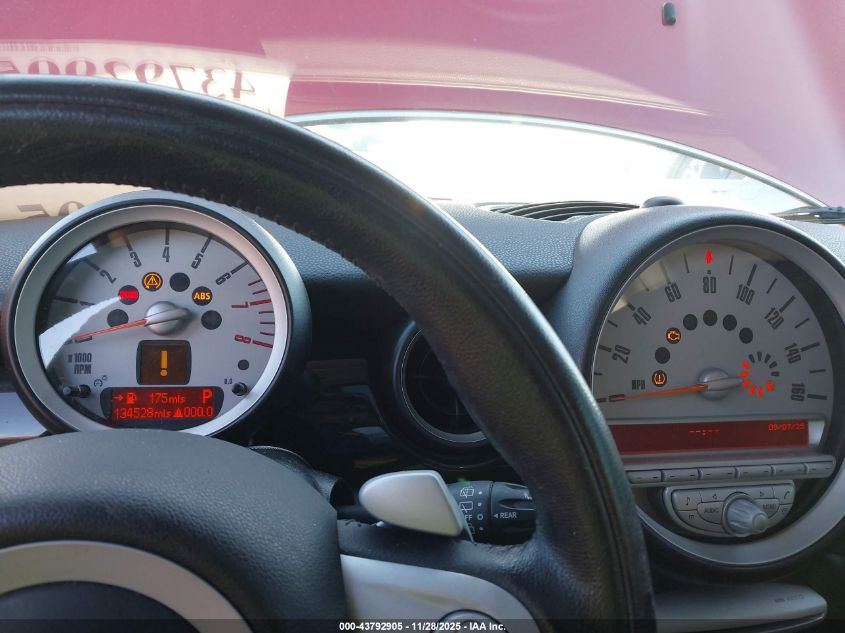 2010 Mini Cooper S VIN: WMWMF7C57ATZ73096 Lot: 43792905