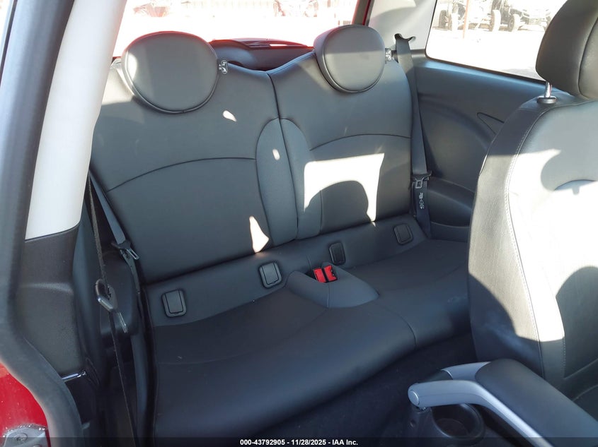 2010 Mini Cooper S VIN: WMWMF7C57ATZ73096 Lot: 43792905