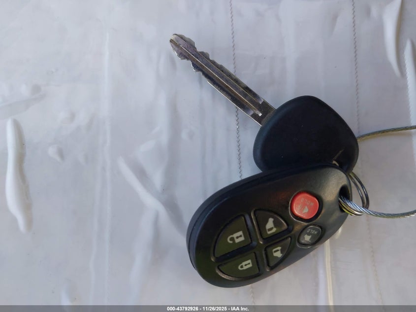 2019 Toyota Sienna Le 8 Passenger VIN: 5TDKZ3DC5KS977817 Lot: 43792926