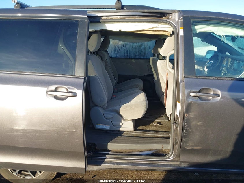 2019 Toyota Sienna Le 8 Passenger VIN: 5TDKZ3DC5KS977817 Lot: 43792926