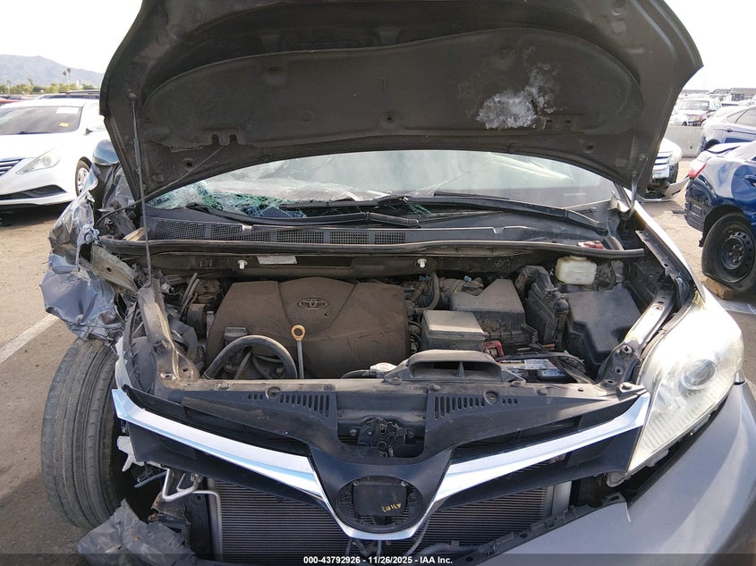 2019 Toyota Sienna Le 8 Passenger VIN: 5TDKZ3DC5KS977817 Lot: 43792926