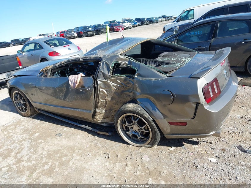 2005 Ford Mustang Gt Deluxe/Gt Premium VIN: 1ZVHT82H255200705 Lot: 43792931