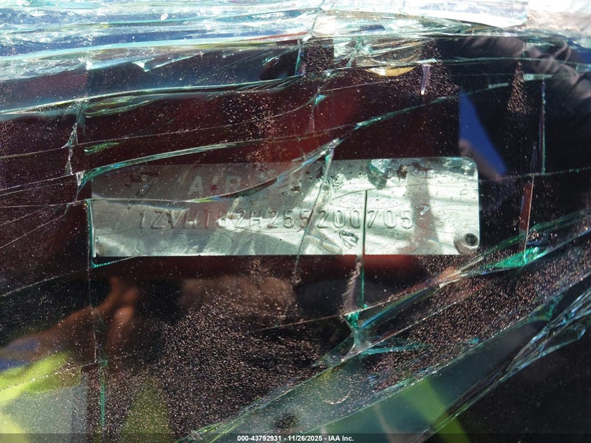 2005 Ford Mustang Gt Deluxe/Gt Premium VIN: 1ZVHT82H255200705 Lot: 43792931