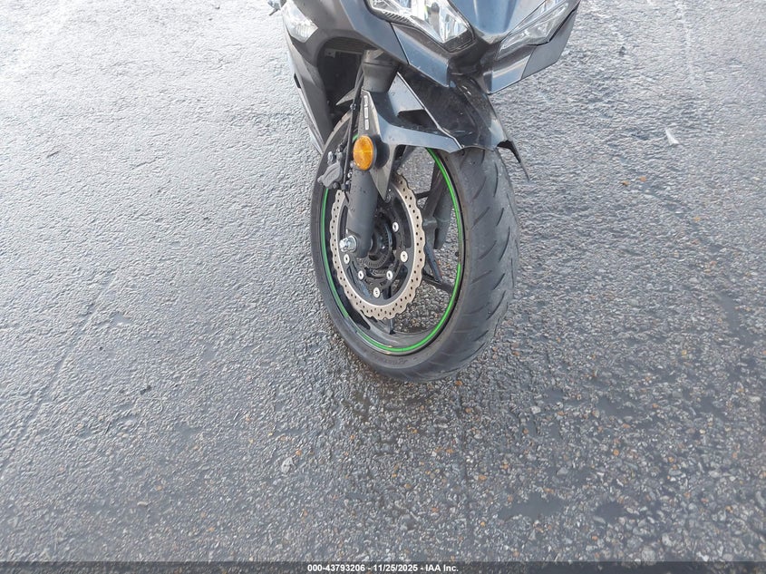 2023 Kawasaki Ex400 VIN: JKAEXKG15PDAS3947 Lot: 43793206