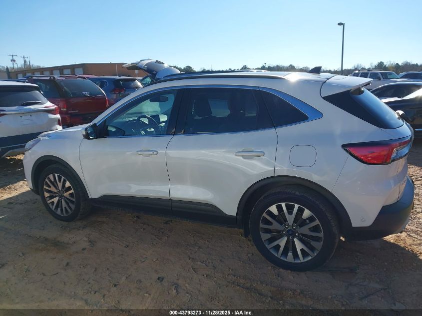 2020 Ford Escape Titanium VIN: 1FMCU9J94LUA99000 Lot: 43793273