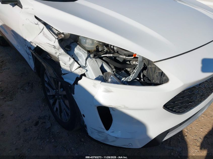 2020 Ford Escape Titanium VIN: 1FMCU9J94LUA99000 Lot: 43793273