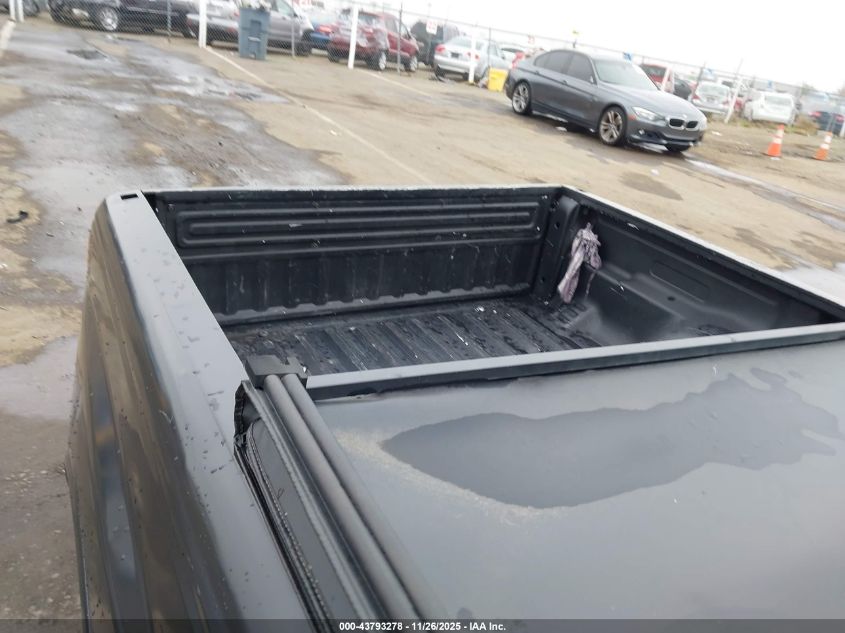 2001 Mazda B2300 Se/Sx VIN: 4F4YR12C31TM04374 Lot: 43793278