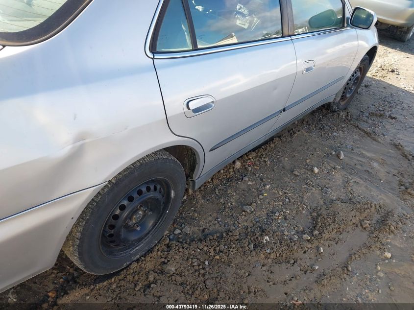 1999 Honda Accord Lx VIN: 1HGCG5548XA010590 Lot: 43793419