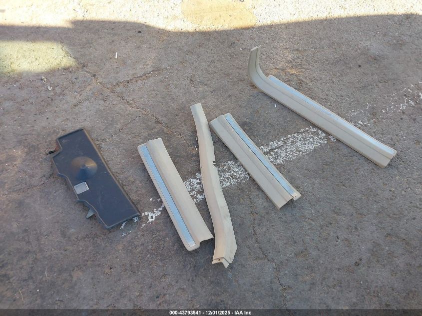 2000 Lexus Ls 400 VIN: JT8BH28FXY0179731 Lot: 43793541