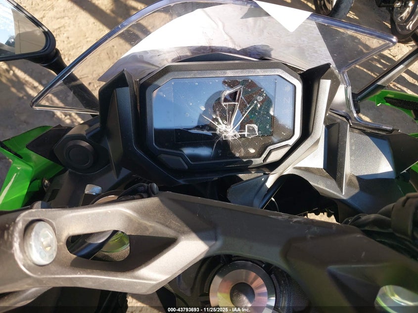 2025 Kawasaki Ex650 P VIN: ML5EXEP17SDAP5199 Lot: 43793693