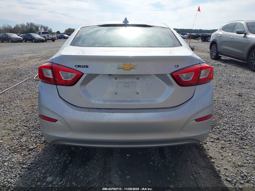 2018 Chevrolet Cruze Lt Auto VIN: 1G1BE5SM3J7208141 Lot: 43793713