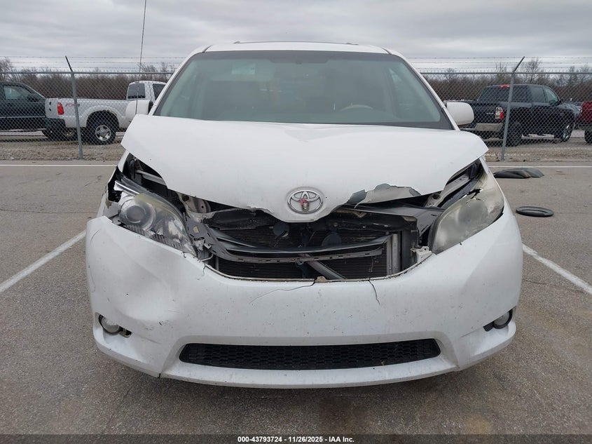 2013 Toyota Sienna Xle V6 8 Passenger VIN: 5TDYK3DC4DS324705 Lot: 43793724
