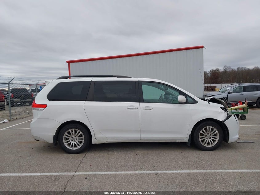 2013 Toyota Sienna Xle V6 8 Passenger VIN: 5TDYK3DC4DS324705 Lot: 43793724