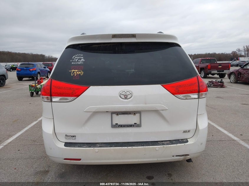 2013 Toyota Sienna Xle V6 8 Passenger VIN: 5TDYK3DC4DS324705 Lot: 43793724