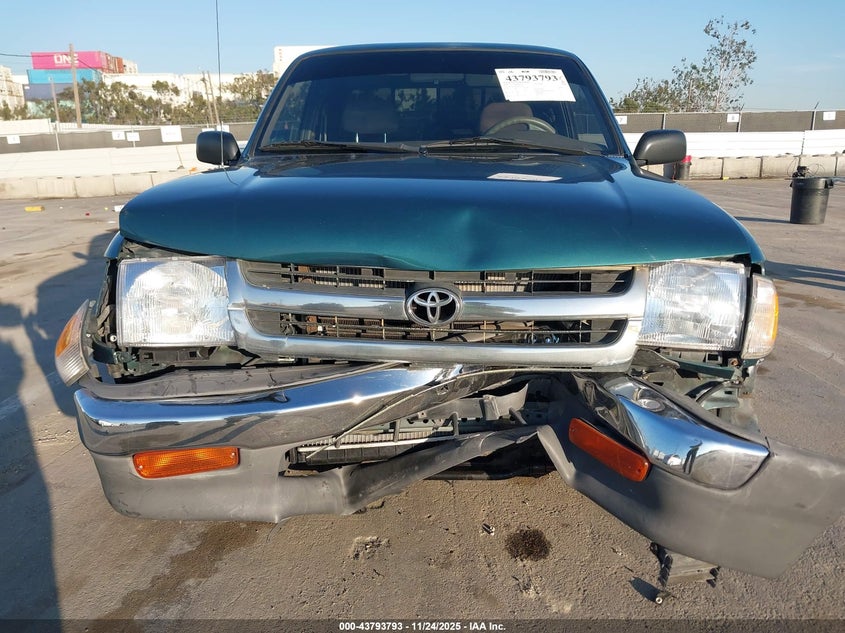 1998 Toyota Tacoma VIN: 4TAVL52N4WZ020562 Lot: 43793793